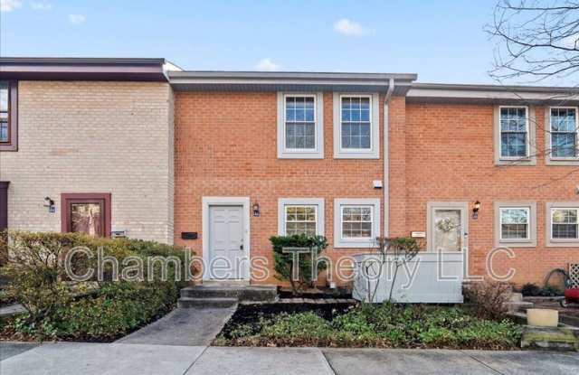 Photo of 2146 Golf Course Dr