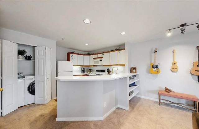 "Charming 1-Bedroom Condo with Mountain Views & Pool in Prime Boulder Location!"