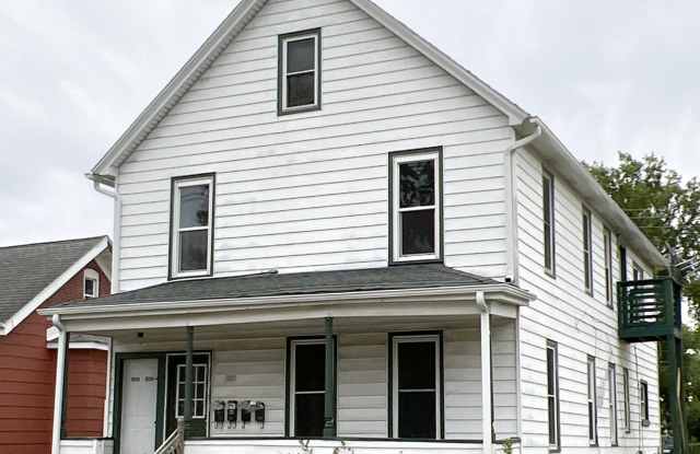 1008 Rhomberg Avenue - 1010-2