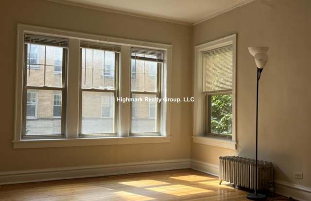 910 Reba Pl.