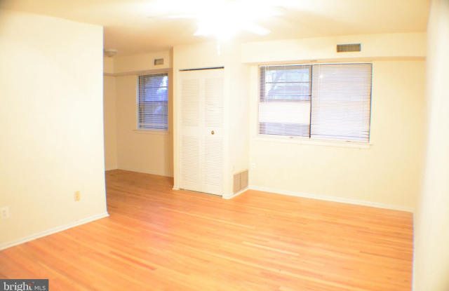 Photo of 3411 CRESSON Street unit: 4