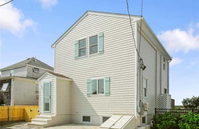 333 Riverside Street