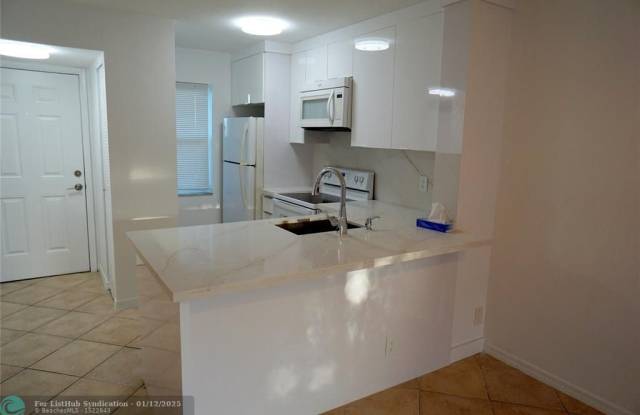 2216 N Cypress Bend Dr