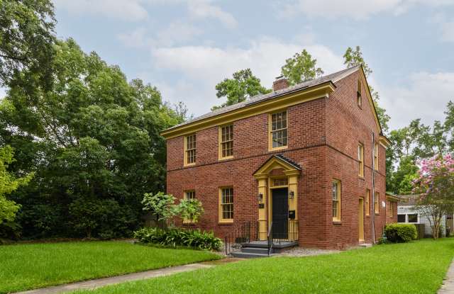 Photo of 617 E 50th St