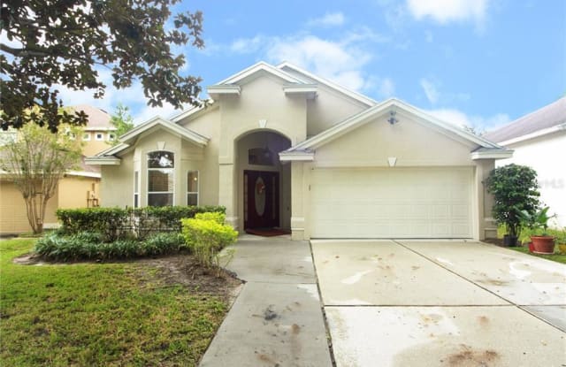 989 N LAKE CLAIRE CIR - 989 North Lake Claire Circle, Oviedo, FL 32765