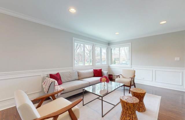 8715 Keystone Avenue