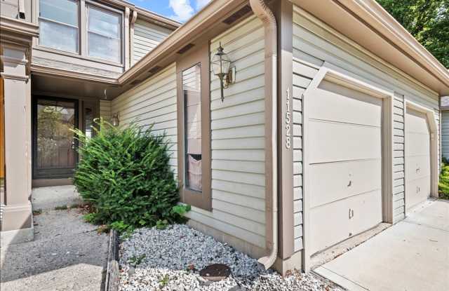 11528 Sunset Cove Ln - $1,550/mo.