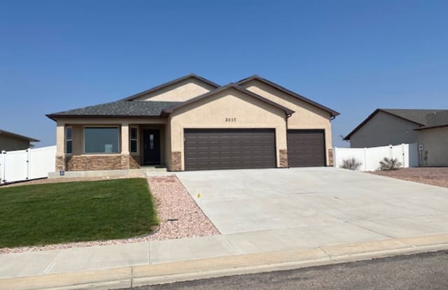 2037 Kingbird Ct. - 2037 Kingbird Court, Pueblo, CO 81008