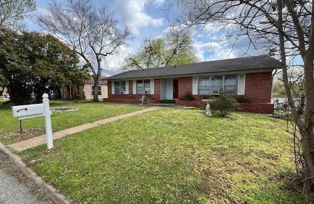 1316 W Chestnut Street