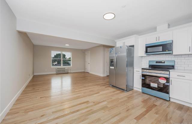 539 Front Street unit: 1D