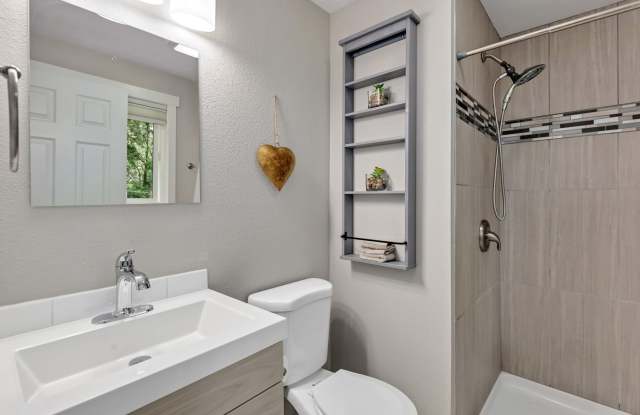 1652 Index Avenue Southeast