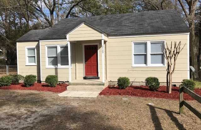 3 Bedroom / 1½ Bath Home with bonus room!