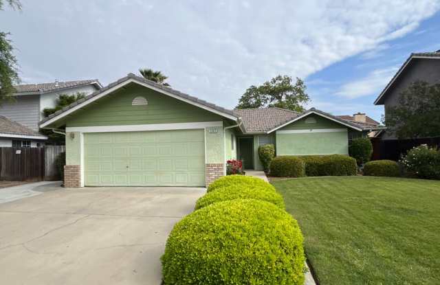 Paul - 2083 Paul Avenue, Clovis, CA 93611