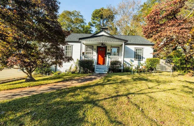 1761 Fairway Hill Drive SE