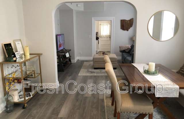 Photo of 2049 W 28th St