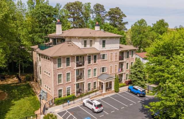 2360 Logan Circle NE