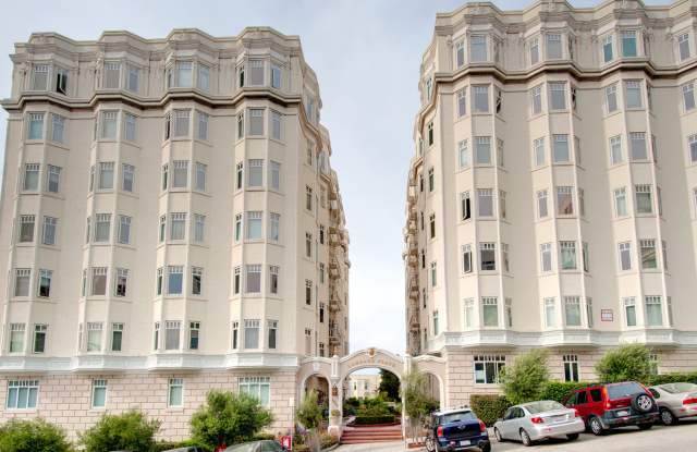 1320-1380 Lombard
