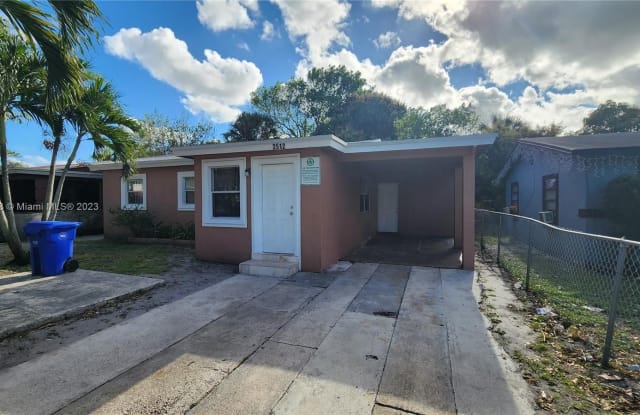 2512 NW 9th Ct - 2512 Northwest 9th Court, Franklin Park, FL 33311