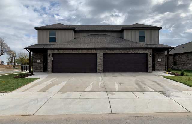 Photo of 402 Red Robin St