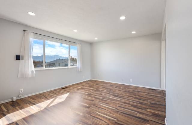 5436 South 5930 West