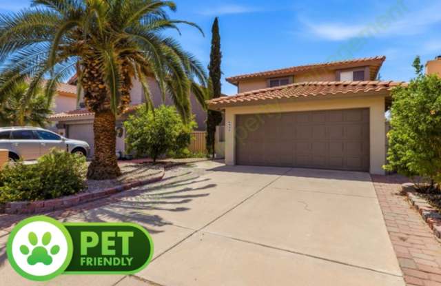 Remodeled Alta Mesa Golf Course Home with Private Balcony and Putting Green
