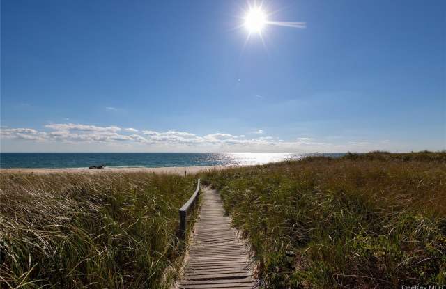 Photo of 539 Dune Road