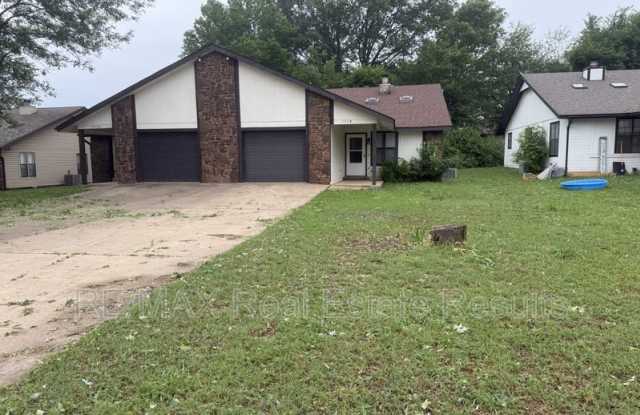 1206 Whipporwill Ln