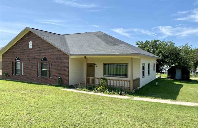 1108 W Main - 1108 W Main St, Llano, TX 78643