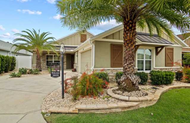 Photo of Exquisite 3 Bedroom 2 Bath Waterfront Home Located in The Villages with 2 Car Garage and Beautiful Views!
