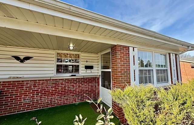 2037 Garden Springs Dr