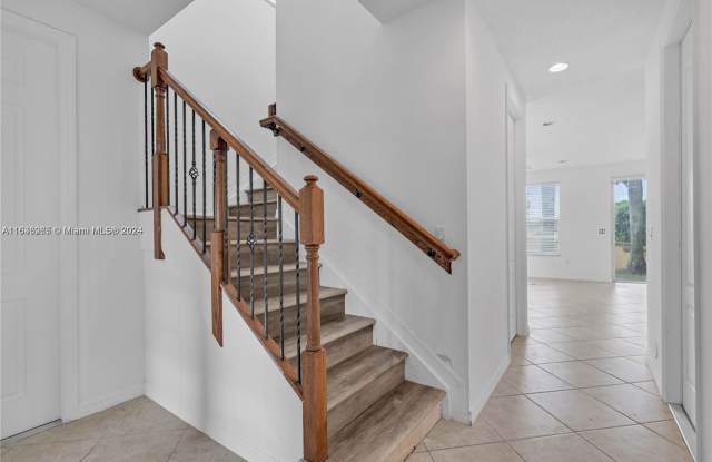 5221 Southwest 78th Terrace