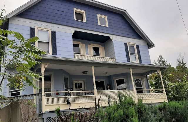 119-121 Prospect St