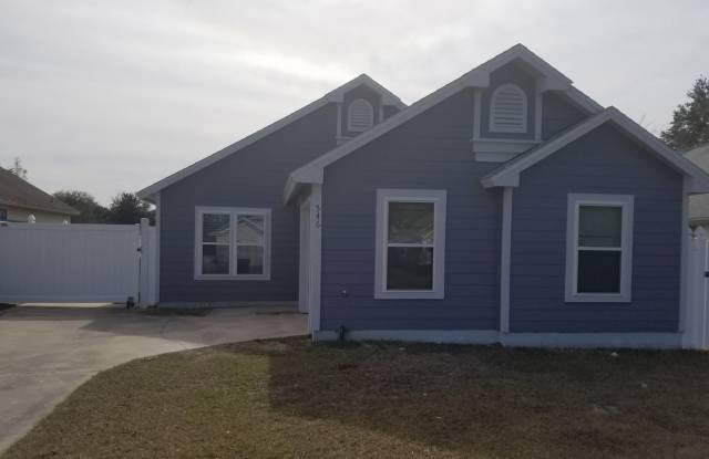 Photo of Beautiful Renovated 2-Bedroom, 2-Bathroom Home in Apopka