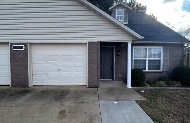 Photo of 3403 SW Victoria Pl Apt 1