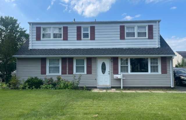 19 W Francis St
