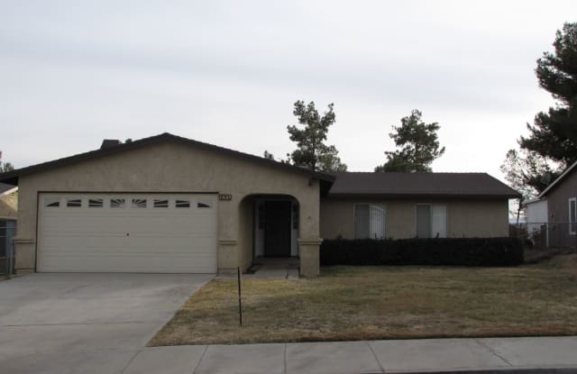 13689 Oakmont Dr. - 13689 Oakmont Drive, Victorville, CA 92395