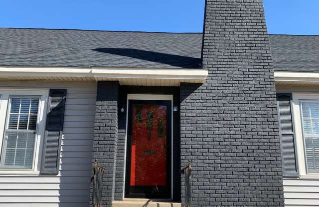 Downtown Jonesboro! 3 Bed 2 Bath