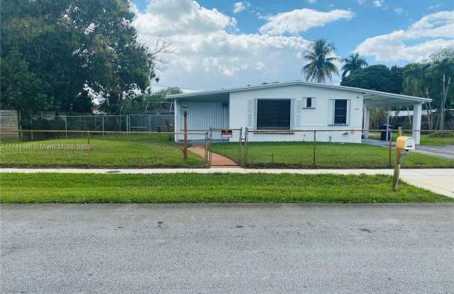 3444 NW 4th Ct