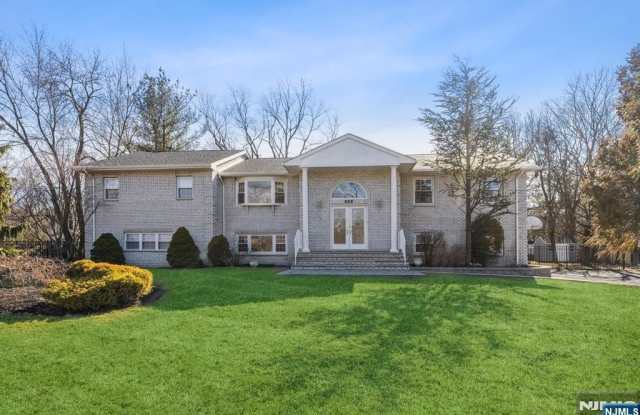 Photo of 562 Franklin Avenue