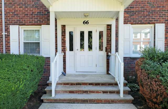 66 Stonehurst Boulevard