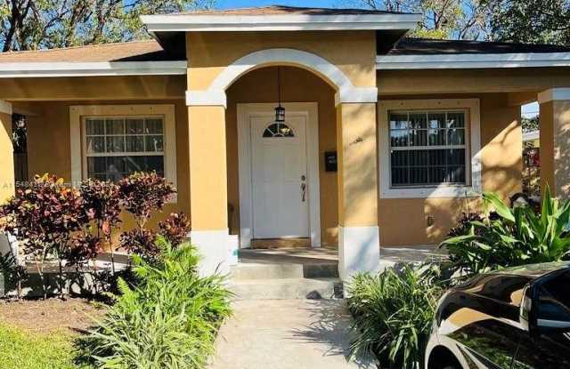 5308 NE 2nd Ter - 5308 Northeast 2nd Terrace, Oakland Park, FL 33334