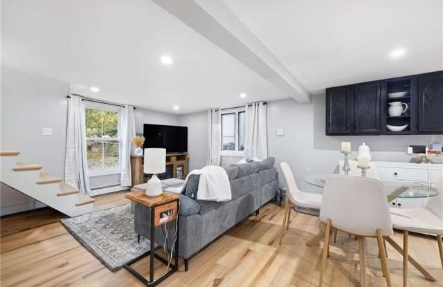 Photo of 267 Green End Avenue