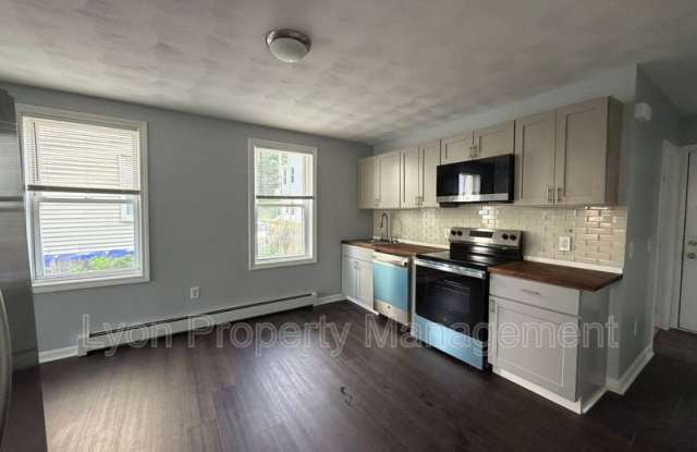 328 Douglas Ave