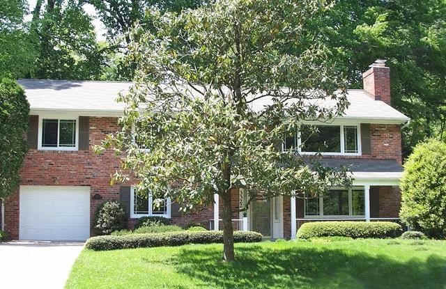 3322 PRINCE WILLIAM DRIVE