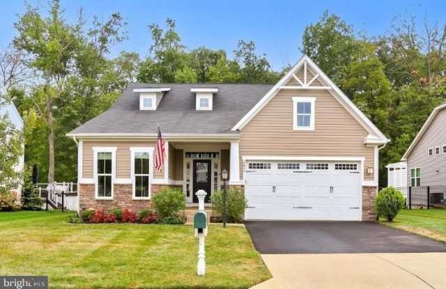 6805 LAKE ANNE COURT