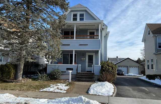 Photo of 32 Prairie Avenue unit: B