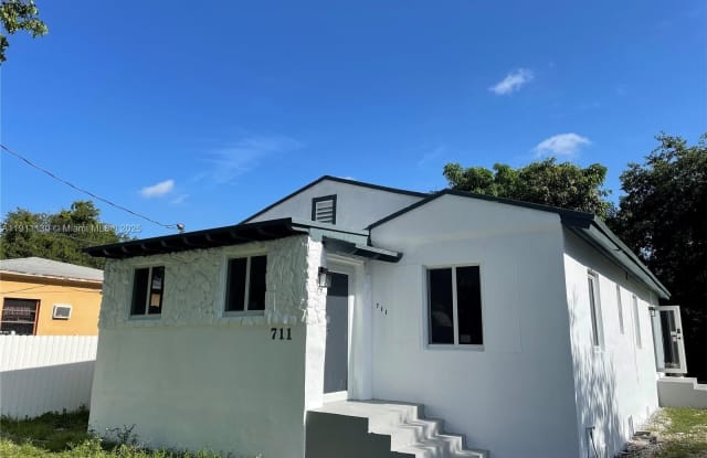 Photo of 711 NW 55th St