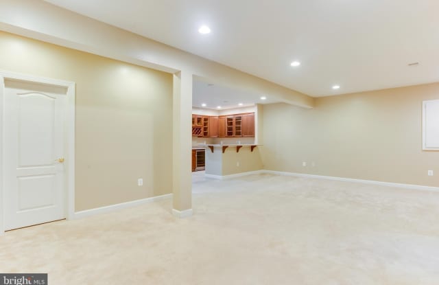 Photo of 18353 FAIRWAY OAKS Square