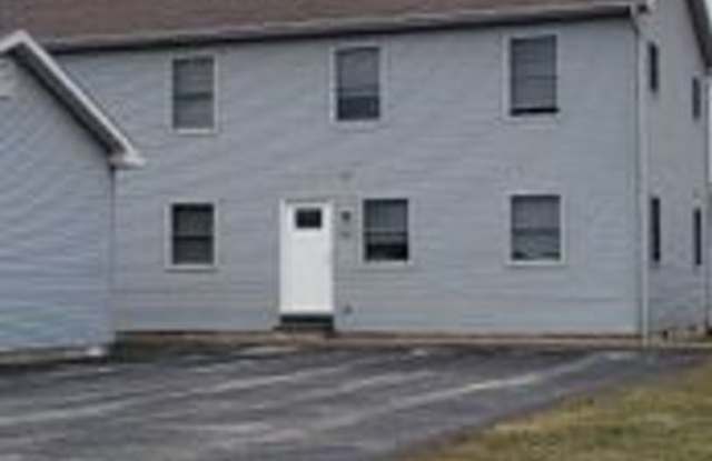 Three Bedroom One Bath Townhouse Near BGSU