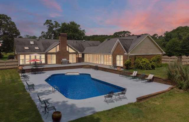 Photo of 1061 Highway 92 N